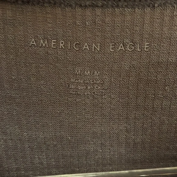 American Eagle Women’s Cropped Tee - Picture 3 of 3